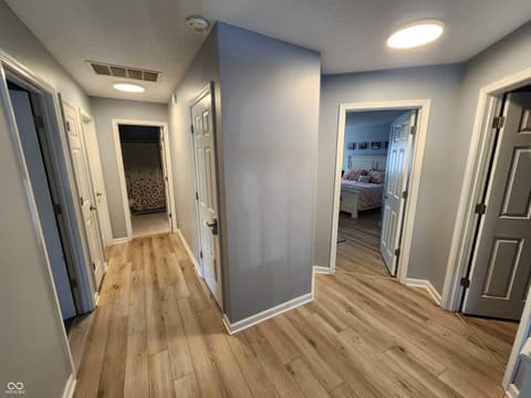 Photo of 501 S Riviera Lane, Yorktown, IN