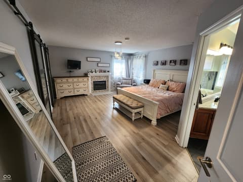 Photo of 501 S Riviera Lane, Yorktown, IN