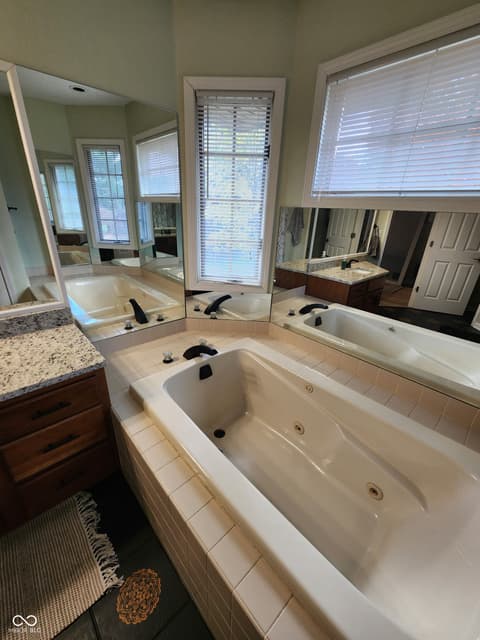 Photo of 501 S Riviera Lane, Yorktown, IN