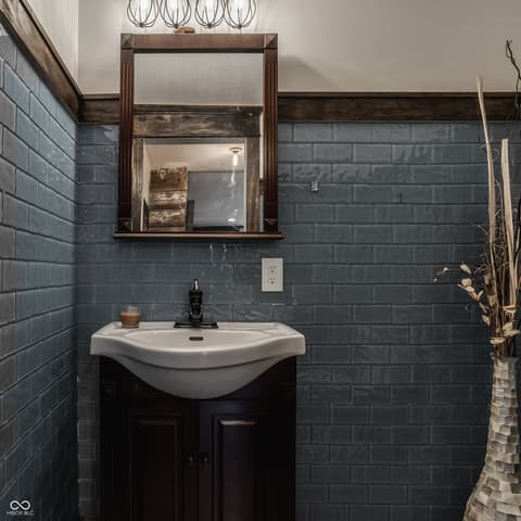 Photo of 5325 Creekbend Drive, Carmel, IN