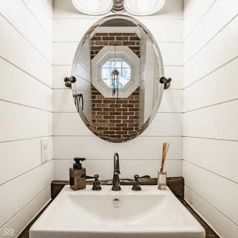 Photo of 5325 Creekbend Drive, Carmel, IN