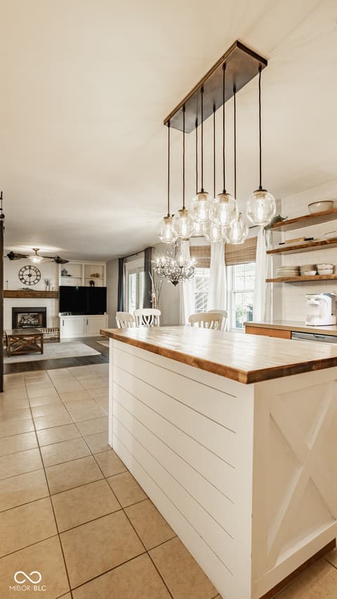 Photo of 5325 Creekbend Drive, Carmel, IN
