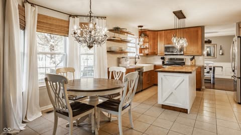Photo of 5325 Creekbend Drive, Carmel, IN