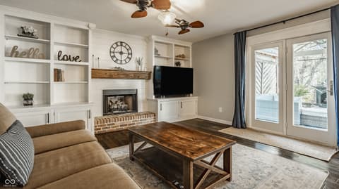 Photo of 5325 Creekbend Drive, Carmel, IN