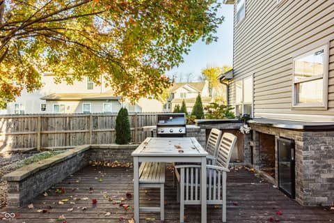 Photo of 5325 Creekbend Drive, Carmel, IN