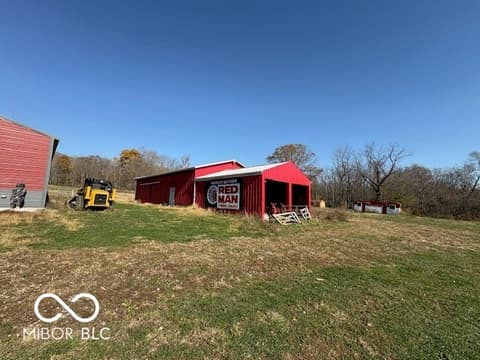 Yard at 1355 N County Road 375 W, Greencastle, IN