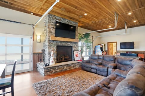 Photo of 4316 W Whiteland Road, Bargersville, IN