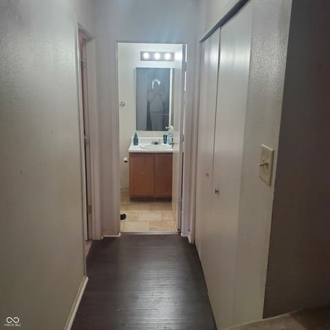 Photo of 1324 Castleford Lane, Indianapolis, IN