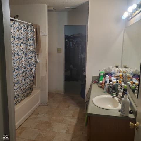 Photo of 1324 Castleford Lane, Indianapolis, IN