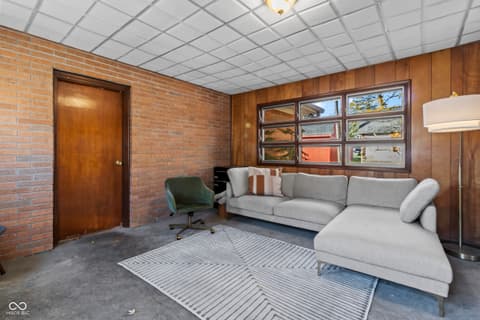Laundry room at 1157 Harrison Street, Noblesville, IN