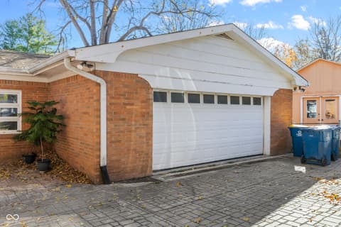 Garage at 1157 Harrison Street, Noblesville, IN