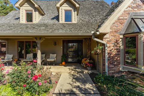 Foyer at 2034 Dubois Road, Spencer, IN