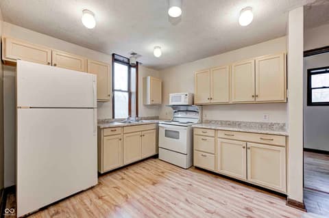 Photo of 1404 NE Broadway Street NE, Indianapolis, IN