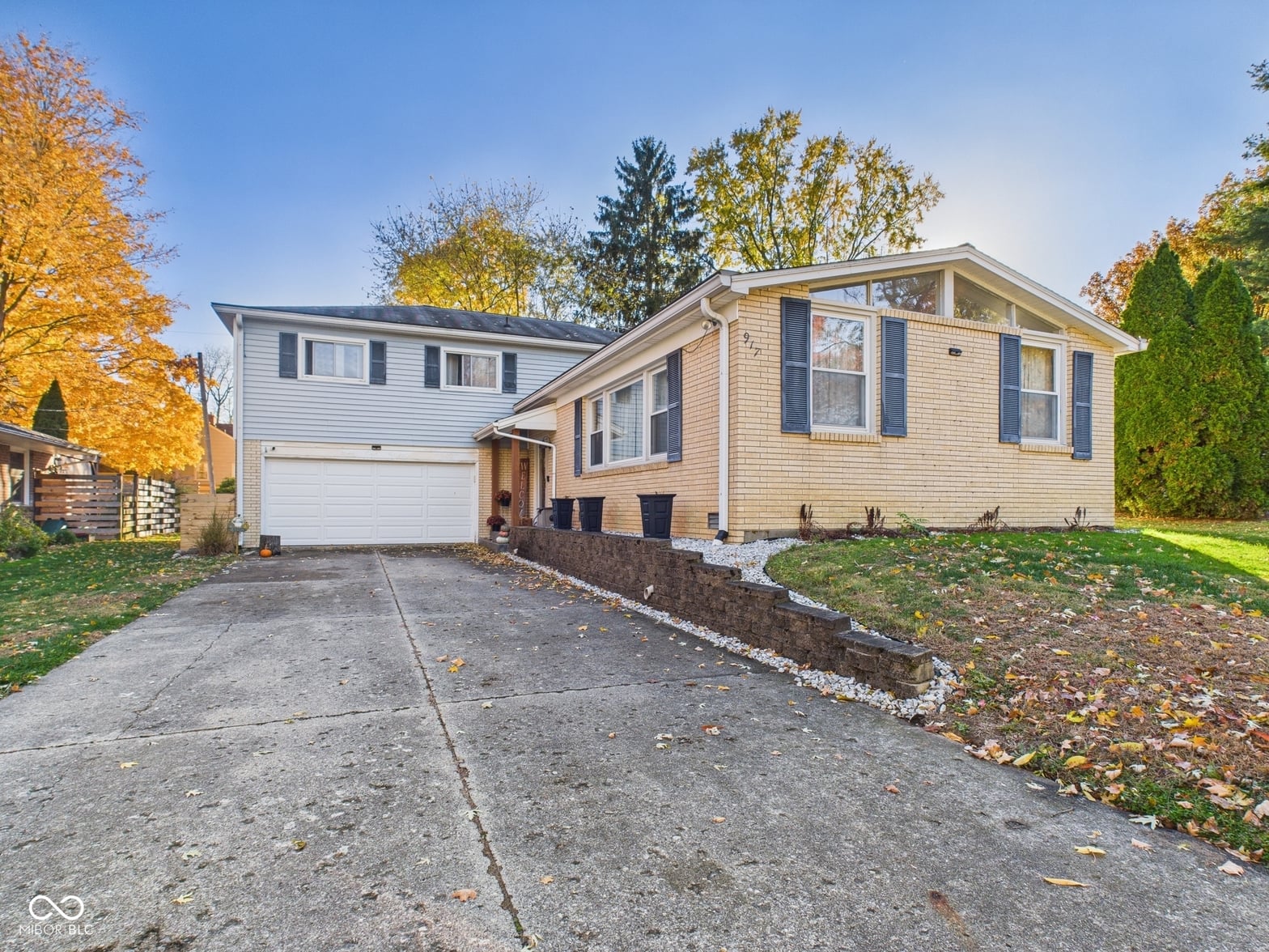Front exterior at 917 Harvey Street, Anderson, IN
