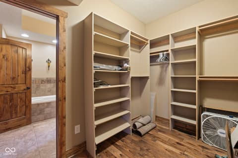 Walk In Closets — 7563 Grizzly Drive, Nineveh, IN