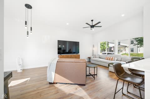 Photo of 318 N Tacoma Avenue, Indianapolis, IN