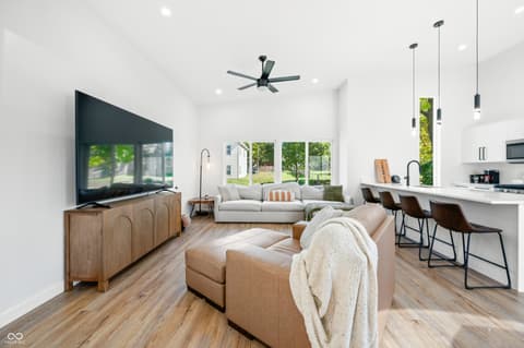 Photo of 318 N Tacoma Avenue, Indianapolis, IN