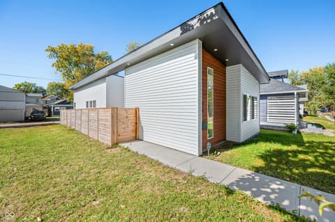 Photo of 318 N Tacoma Avenue, Indianapolis, IN