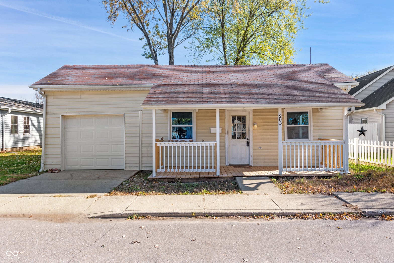 Photo of 203 N Clay Street, Edinburgh, IN