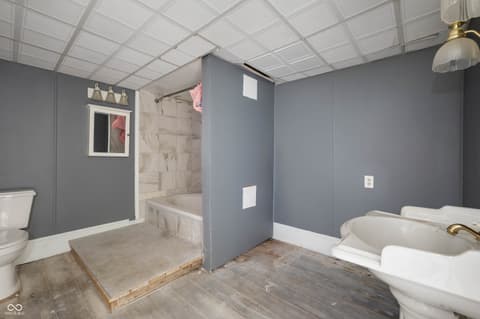 Bathroom at 10021 N State Road 9 Road N, Hope, IN