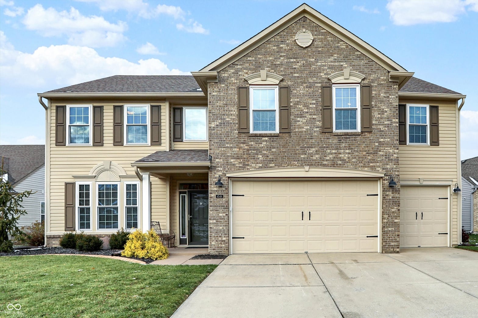 Photo of 4548 W Woodtrail Court, New Palestine, IN