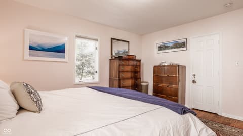 Photo of 8045 Broadway Street, Indianapolis, IN