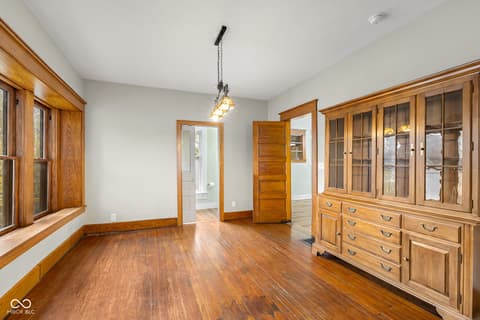 Dining room at 818 Sycamore Street, Columbus, IN