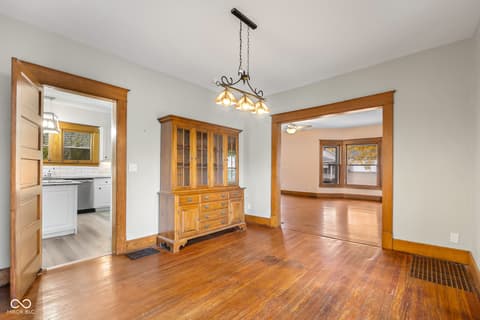 Dining room at 818 Sycamore Street, Columbus, IN