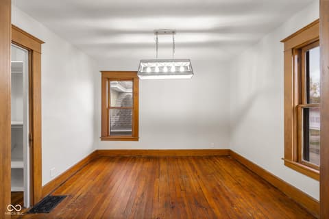 Dining room at 818 Sycamore Street, Columbus, IN