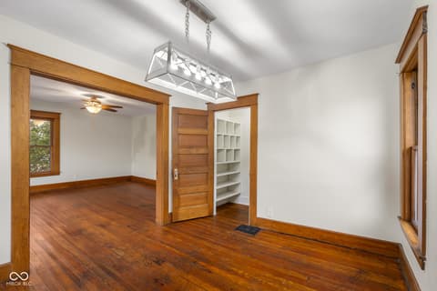 Dining room at 818 Sycamore Street, Columbus, IN