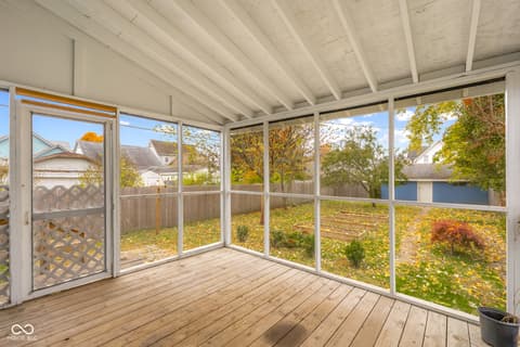Bonus room at 818 Sycamore Street, Columbus, IN