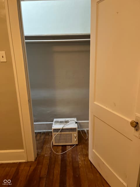 Photo of 524 N Bradley Avenue, Indianapolis, IN