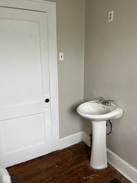 Photo of 524 N Bradley Avenue, Indianapolis, IN