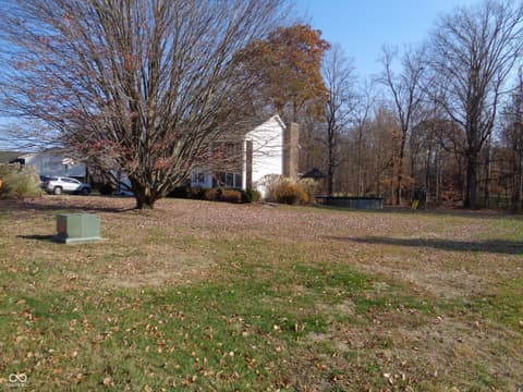 Yard at 29 S Meadow Lane, Rockville, IN