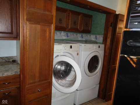 Laundry room at 29 S Meadow Lane, Rockville, IN