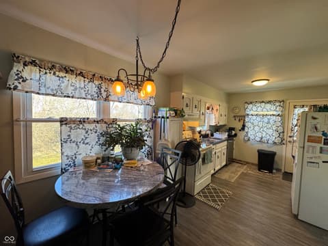 Dining room at 2324 E 200 N, Rushville, IN