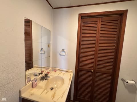 Bathroom at 2324 E 200 N, Rushville, IN
