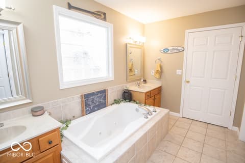 Photo of 1675 Twin Oaks Drive, North Vernon, IN