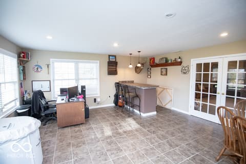 Photo of 1675 Twin Oaks Drive, North Vernon, IN