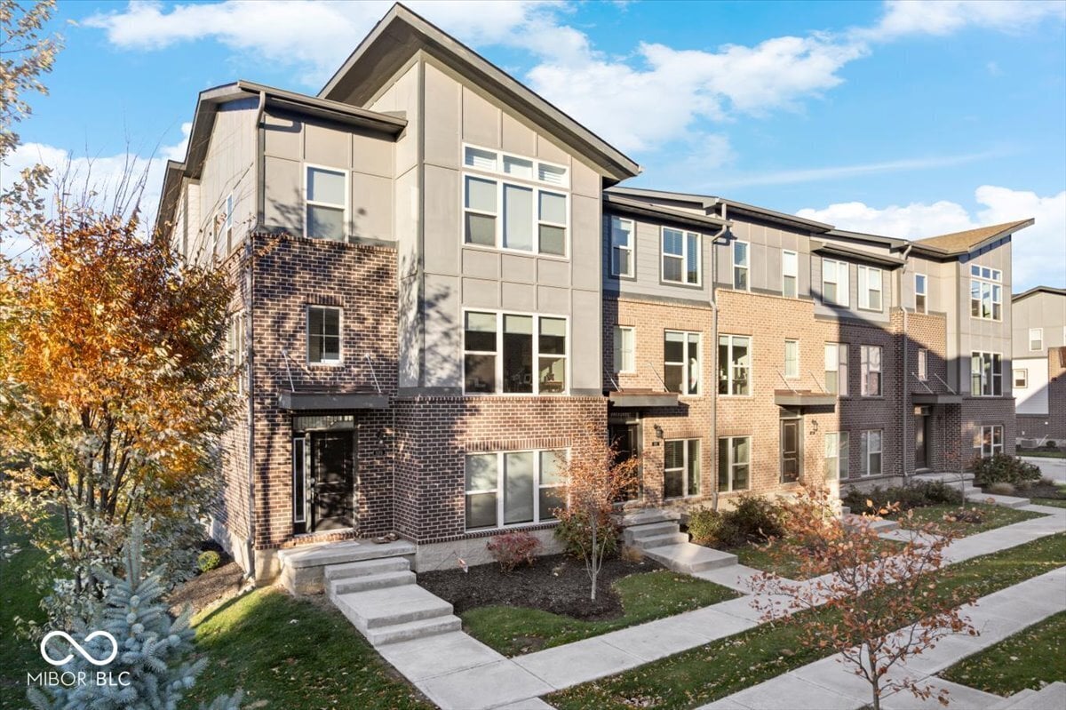 Photo of 8191 Bostic Drive, Fishers, IN