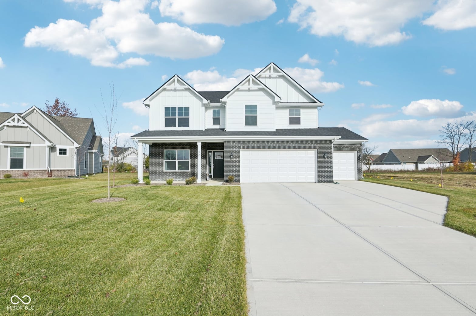Front exterior at 4724 White Willow Way, New Palestine, IN