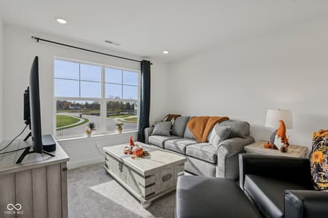 Loft — 4724 White Willow Way, New Palestine, IN