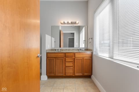 Photo of 721 E North Street, Indianapolis, IN