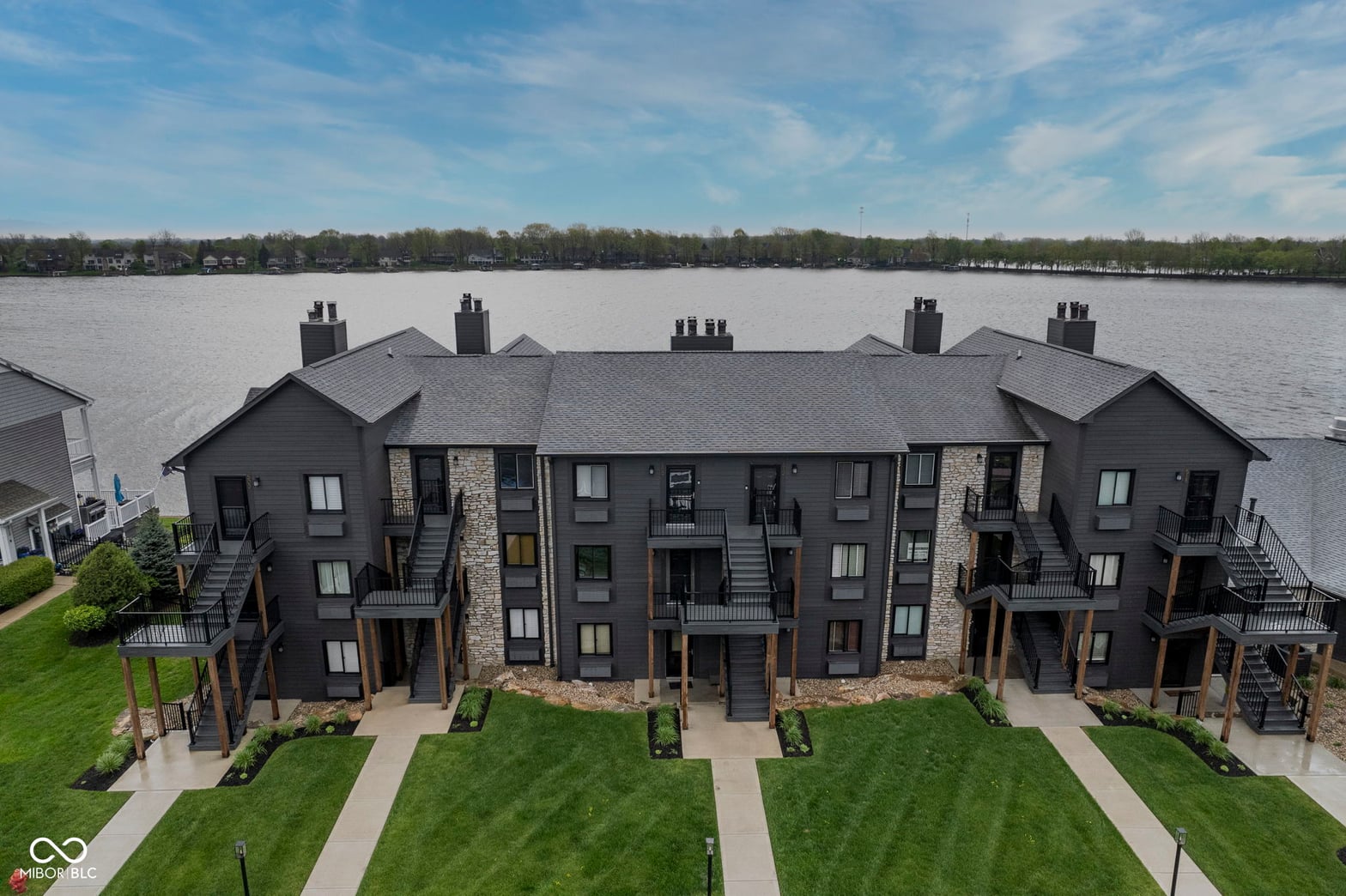 Aerial view at 102 Clarendon Drive, Noblesville, IN