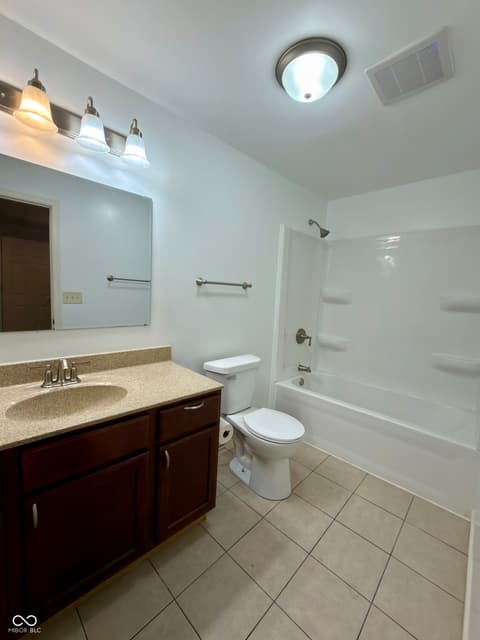 Photo of 1870 W 200 S, Columbus, IN