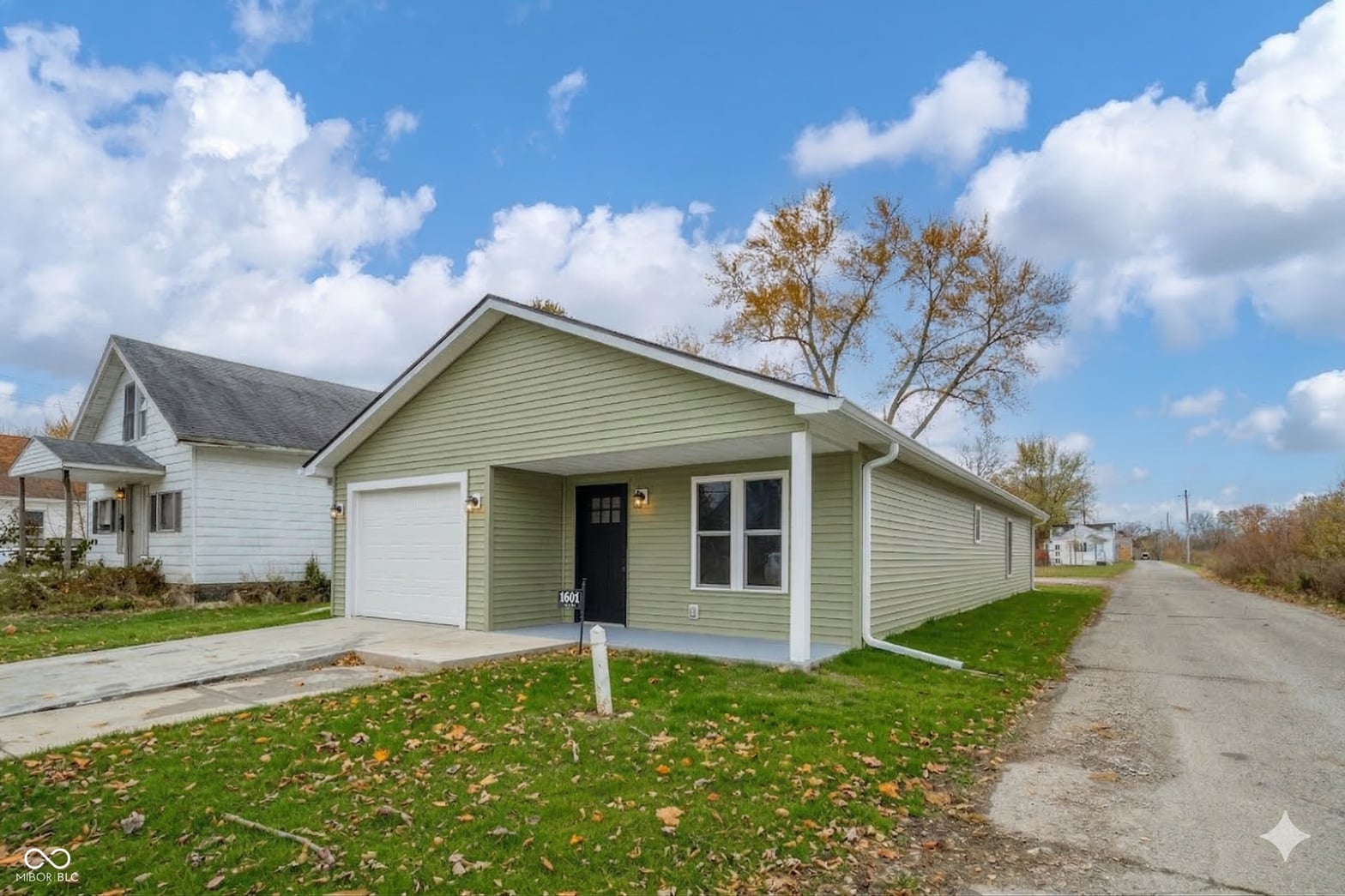 Front exterior at 1601 E Avenue, New Castle, IN