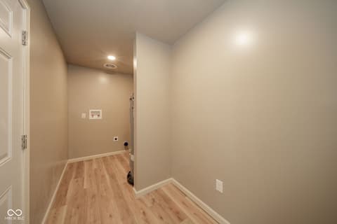 Laundry room at 1601 E Avenue, New Castle, IN
