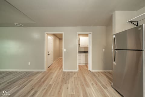Laundry room at 1601 E Avenue, New Castle, IN