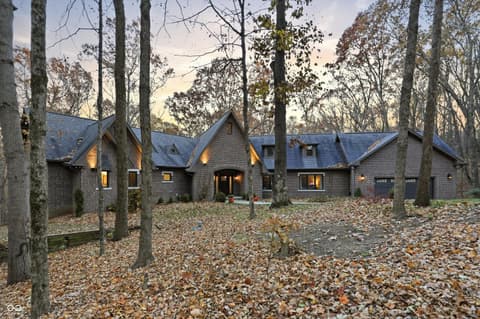 Photo of 8851 S Peoga Road, Trafalgar, IN