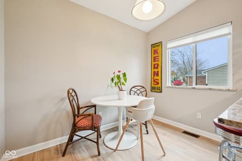 Photo of 609 Sunblest Boulevard S, Fishers, IN